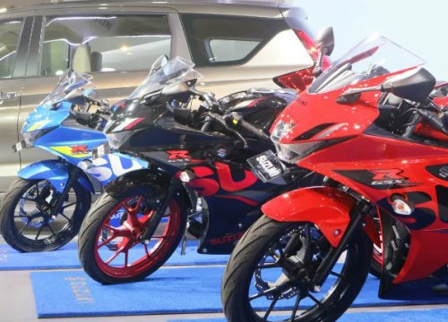 Choáng ngợp ảnh thực tế 3 phiên bản 2018 Suzuki GSX R150