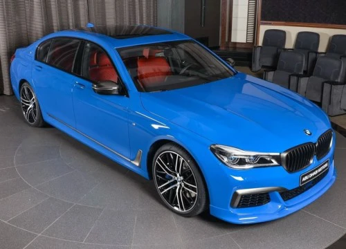 Hàng độc BMW M760Li với màu sơn Xanh Dương tại Abu Dhabi