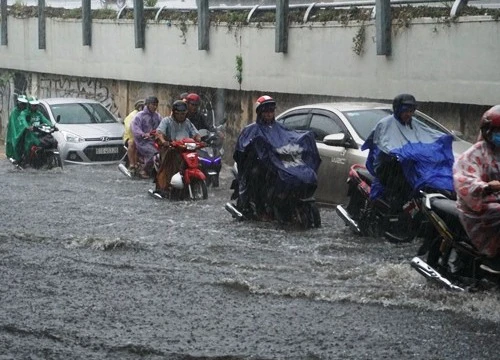 Mưa lớn, lại ngập nặng ở nơi có "siêu máy bơm" chống ngập