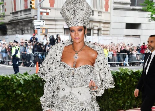 Những bộ cánh gây chú ý nhất thảm đỏ Met Gala 2018