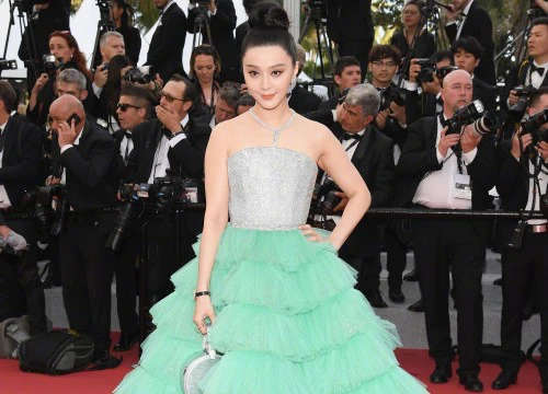 Cannes 2018: Phạm Băng Băng gây thất vọng vì "nhuộm xanh" thảm đỏ, Ảnh hậu Trung Quốc ngơ ngác đến tội nghiệp