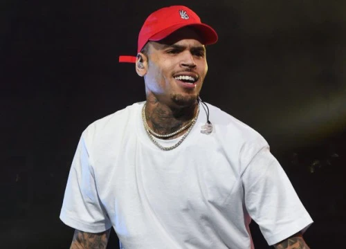 Chris Brown bị đòi hàng trăm tỷ đồng vì để bạn bè cưỡng hiếp nhiều phụ nữ tại nhà riêng