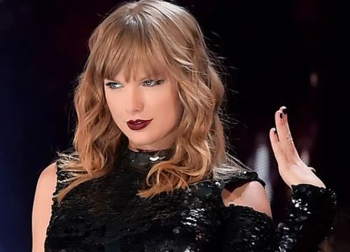 Fancam gây sốt: Taylor Swift lột xác hình tượng trong 1 nốt nhạc khiến fan sướng hú hí