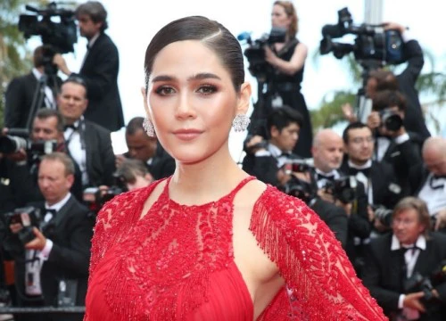 Sao nữ đua nhau hở ngực, khoe lưng trên thảm đỏ LHP Cannes 2018