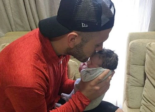 Vợ Wilshere không thích đặt tên con gái là Arsena