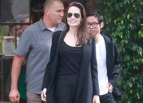 Angelina Jolie vui vẻ đi ăn trưa cùng Pax Thiên