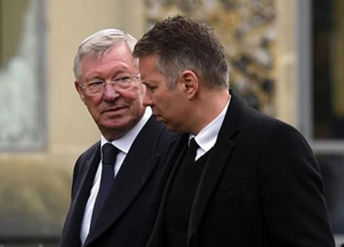 Con trai Sir Alex cập nhật tình hình sức khỏe của cha