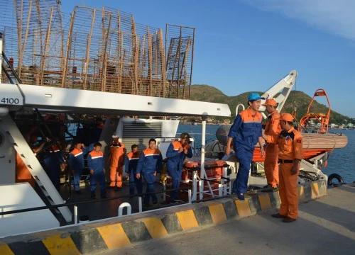 Tàu trôi tự do, 49 ngư dân hoảng loạn trên biển Hoàng Sa