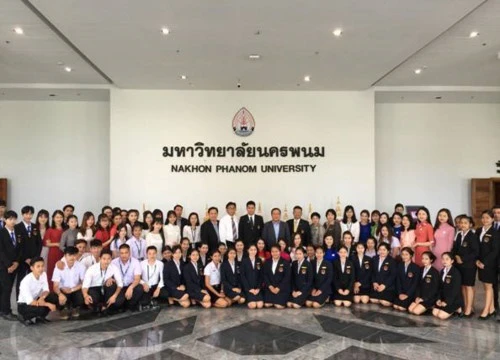 Sinh viên ĐH Hà Tĩnh học hỏi du lịch, lữ hành tại Thái Lan