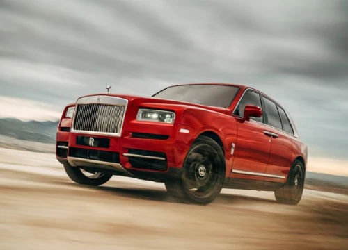 SUV siêu sang Rolls-Royce Cullinan chốt giá từ 41,277 tỷ đồng tại Việt Nam