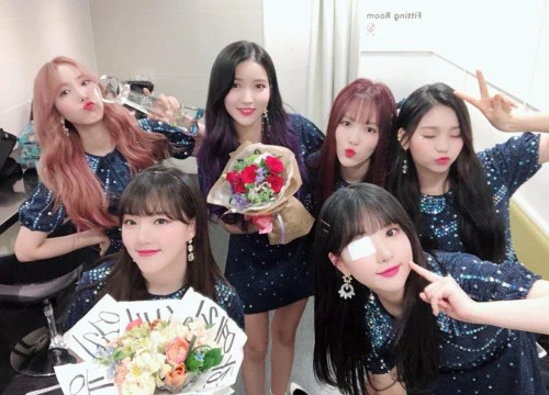 G-Friend tranh thủ giật nốt cúp trước khi BTS trở lại "càn quét"