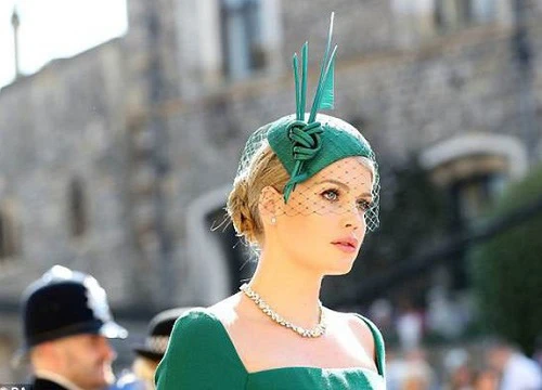 Lady Kitty Spencer là ai mà xuất hiện xinh đẹp lộng lẫy nổi bật nhất trong số khách mời ở đám cưới Hoàng gia?