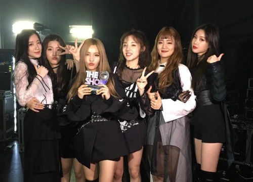 Girlgroup mới nhà Cube vừa debut đã có cúp, hai tiền bối chung nhà nên cảm thấy bẽ mặt là vừa?