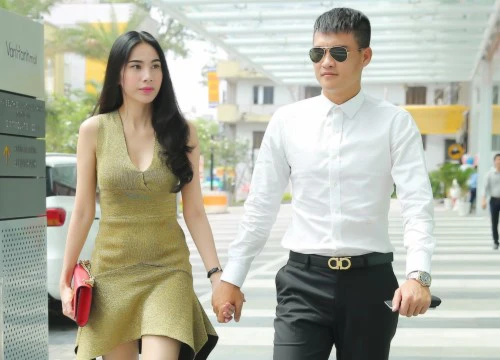 Hậu tin đồn mang thai lần 2, Thủy Tiên diện váy ôm sát khoe vòng eo phẳng lì