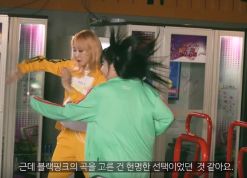 Moonbyul (MAMAMOO) và Seulgi (Red Velvet) nhảy hit của Black Pink trong clip nhá hàng MV mới