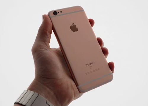 Apple có thể hoàn trả 50 USD cho chủ nhân thay pin iPhone vào năm ngoái