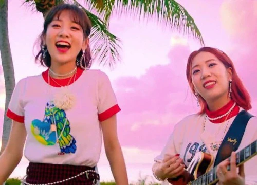 Bolbbalgan4 nhí nhố trong MV mùa hè, dự báo "khuấy đảo" loạt BXH Kpop