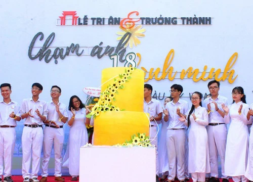 Đà Nẵng: Học trò lớp 12 luyến lưu ngày chia tay tuổi học trò