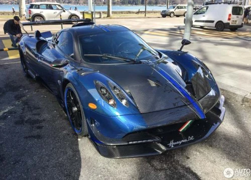 Hypercar Pagani Huayra BC "độc nhất" thế giới bất ngờ xuất hiện trên phố.