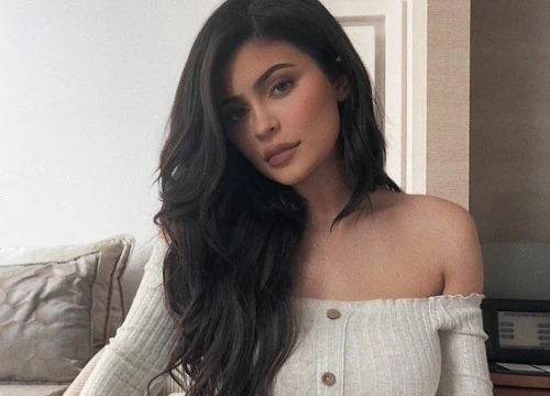 Kylie Jenner hốt hoảng vì mới sinh 3 tháng lại nghi ngờ có thai lần nữa