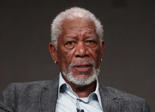 Sau lời xin lỗi, Morgan Freeman khẳng định chỉ "pha trò vô duyên" chứ không quấy rối và cưỡng ép quan hệ