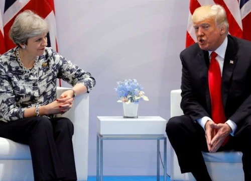 Bà Theresa May trăn trở nghĩ phương án đón ông Donald Trump thăm Anh