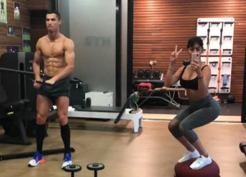 C. Ronaldo không nghỉ, rèn thể lực với bạn gái ngay sau chức vô địch