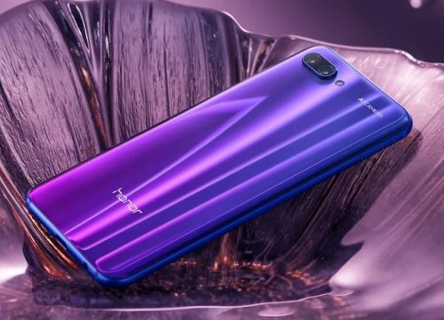 Honor 10 chuẩn bị lên kệ tại Việt Nam với giá 9,99 triệu đồng