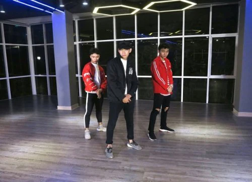 Nghe bản gốc nhiều rồi, đã đến lúc xem Choreography 'căng đét' của Chạy ngay đi