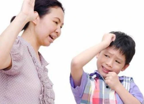 Nỗi lòng của người mẹ dùng 'thiết quân luật' để... con ngoan