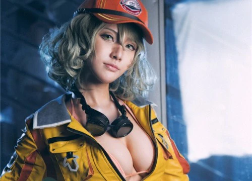 Cosplay Cindy Aurum cực nóng bỏng trong Final Fantasy XV