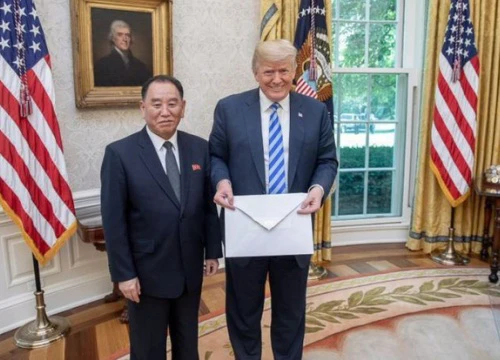 Điểm "lạ" của bức thư ông Kim Jong-un gửi ông Trump