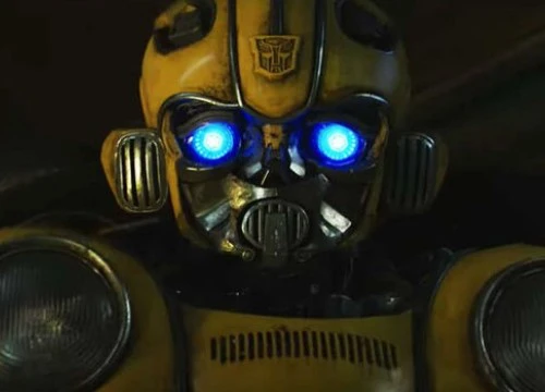 Người máy biến hình hóa phim ngôn tình ngay trailer "Bumblebee"