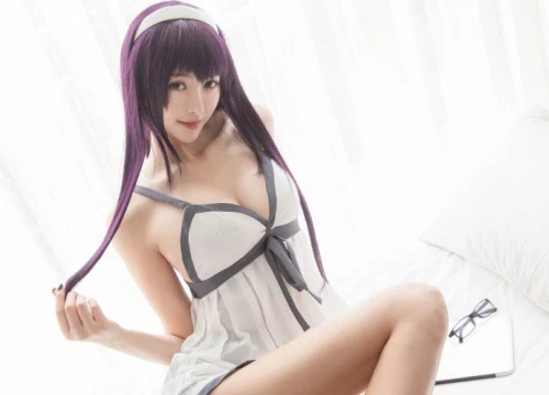 Chảy máu mũi với cosplay nàng Kasumigaoka Utaha trong Saekano: How to Raise a Boring Girlfriend