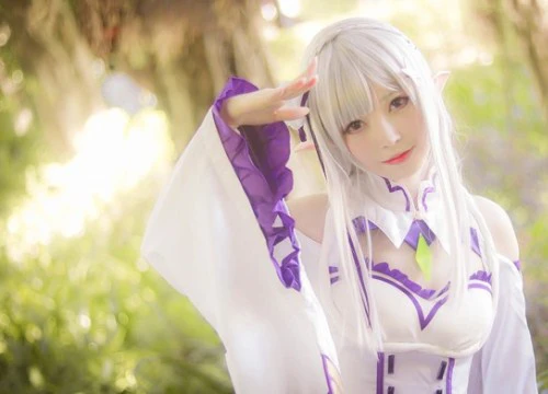 Cùng ngắm cosplay nàng công chúa tóc trắng Emilia cực kỳ dễ thương trong Re:Zero