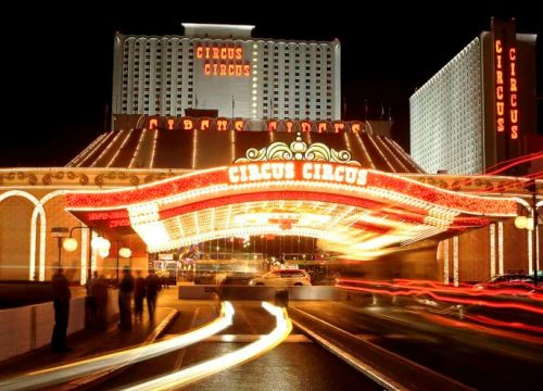 Đại sứ quán thông tin về hai du khách Việt bị đâm chết ở Las Vegas