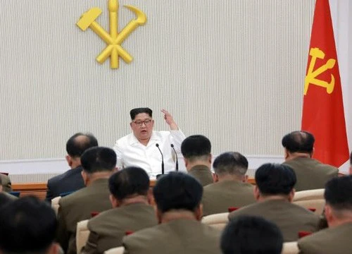 Phía sau quyết định "thay máu" quân đội của ông Kim Jong-un