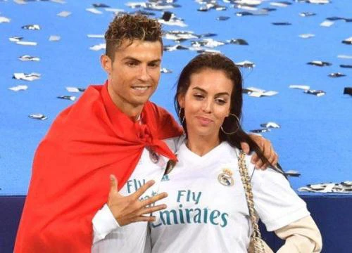 Mẹ Ronaldo tiết lộ con trai sẽ cưới Georgina Rodriguez