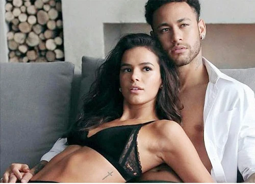 WAGs tuyển Brazil bốc lửa nhất: Bồ Neymar, vợ Firmino đẹp không có chỗ chê