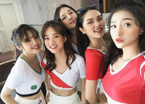 Dàn hot girl Việt khởi động cùng World Cup 2018