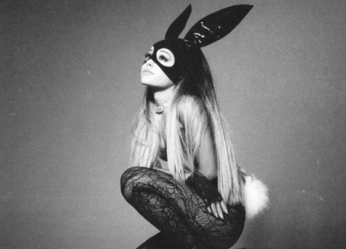 Dangerous Woman 'nguy hiểm' như đúng cái tên của mình với tuần thứ 100 trên Billboard 200!