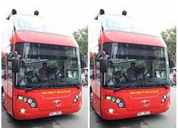 Cô gái giật cửa xe bus đang chạy để đuổi theo bạn trai