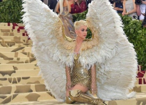 Katy Perry quyết tâm 'phục thù' trong sản phẩm kế khi tiếp tục bắt tay với 'thầy phù thủy' Max Martin