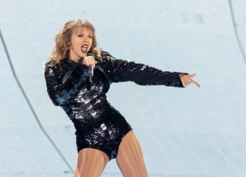 Reputation Tour Manchester: Mạnh miệng là thế ai ngờ Taylor 'bất lực' nhìn 18.000 ghế trống