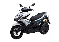 Yamaha NVX ra bản kỷ niệm 20 năm, Honda Air Blade thêm áp lực