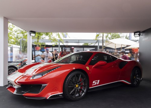 Ferrari 488 Pista "Piloti Ferrari" trình diện với vẻ đẹp quyến rủ