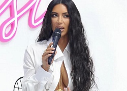 Kim Kardashian "úp mở" vòng một khủng