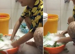 Kinh hãi khi cô gái rửa rau bằng nước rửa chén