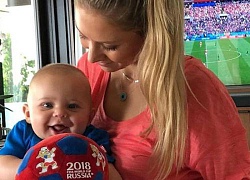 Kournikova khoe ảnh cùng con trai nhỏ xem World Cup