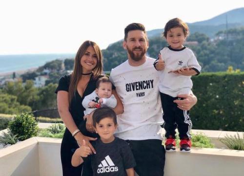 Antonella đăng ảnh cả gia đình, gửi thông điệp ủng hộ tới Messi chơi tốt ở World Cup